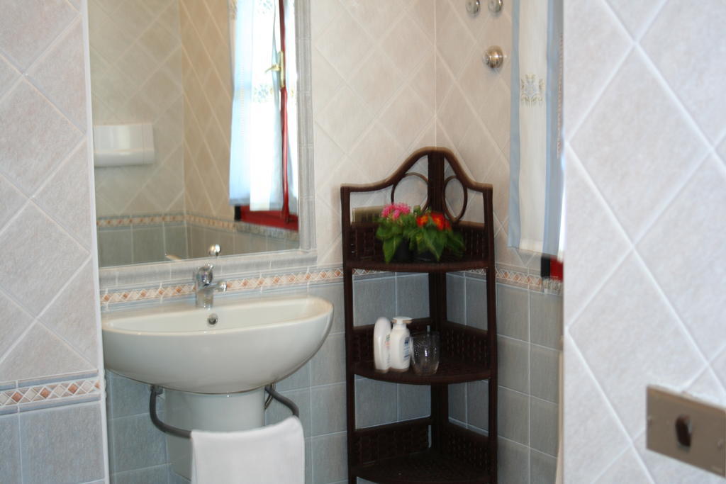 Torpè B&B I Mari الغرفة الصورة